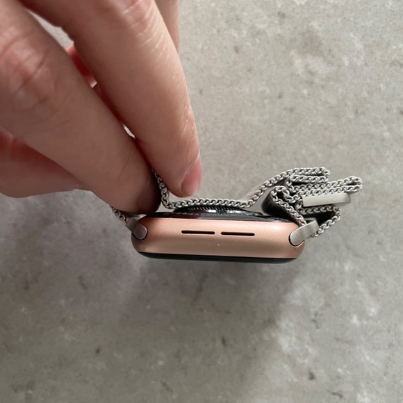 Apple watch 4 - Picture 3 of 12